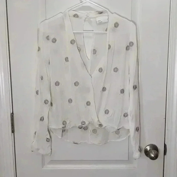 The room Women's Blouse with Embroidery - Picture 1 of 9